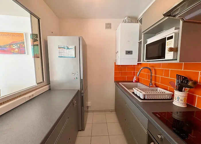 아파트 Bel A St Jean De Monts Avec Balcon Et Parking, Proche Et Commerces - Fr-1-323-585 *